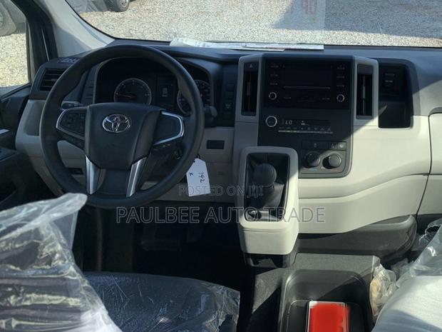 New Toyota HiAce 2025 Silver · Photo 5