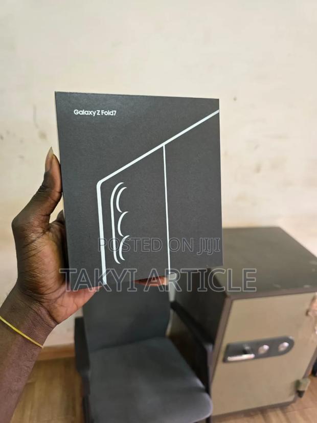 New Samsung Galaxy Z Fold7 256 GB Black · Photo 2