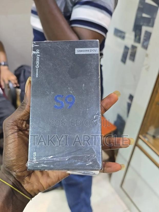 New Samsung Galaxy S9 64 GB Black · Photo 2