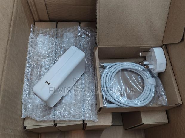 Macbook Air/Pro 140w Usb C Charger · Photo 1