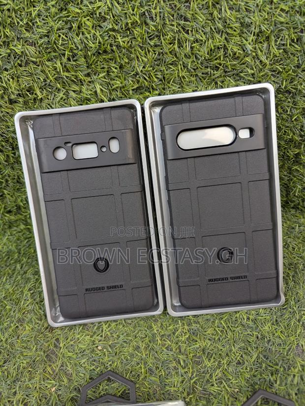 Google Pixel 8 and 7 Pro Rugged Shield Case · Photo 4