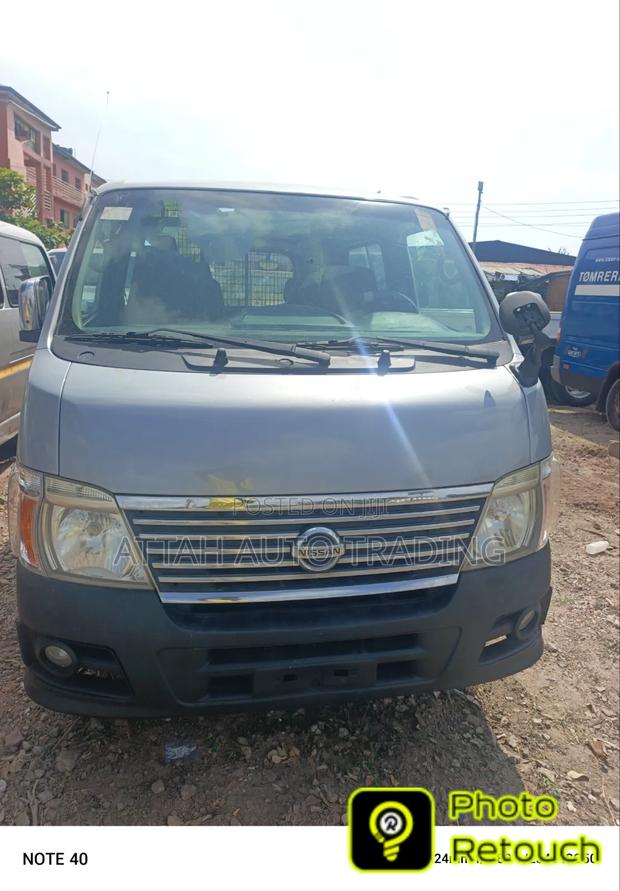 Nissan Caravan (Urvan) 2010 Grey · Photo 3