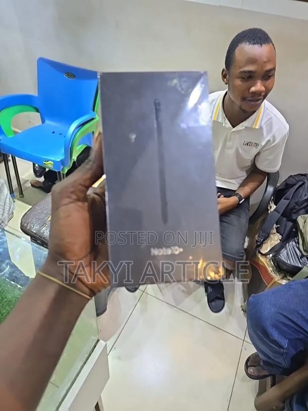 New Samsung Galaxy Note 10 Plus 256 GB Black · Photo 2