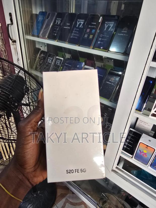 New Samsung Galaxy S20 FE 128 GB Black · Photo 1