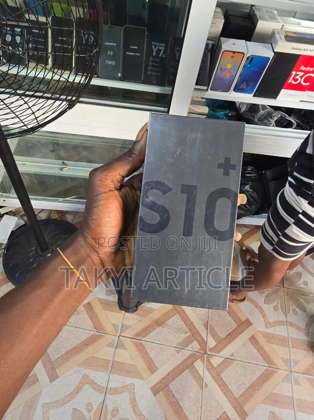 New Samsung Galaxy S10 Plus 128 GB Black · Photo 1