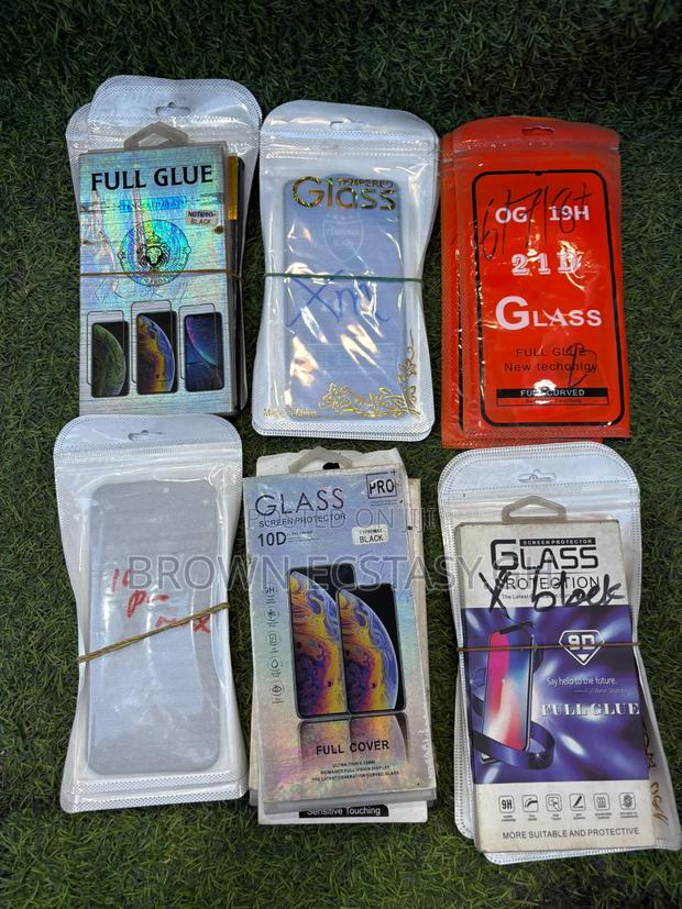 Clear Screen Protectors for All iPhones · Photo 2