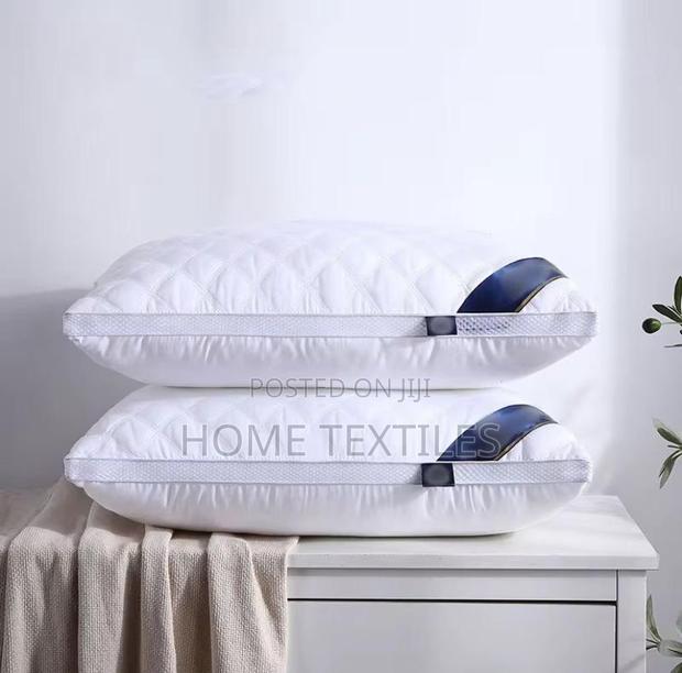 Fibre Filled Pillows for Home, Hotel and Camp Use · Photo 1