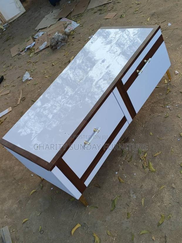 Center Table · Photo 1