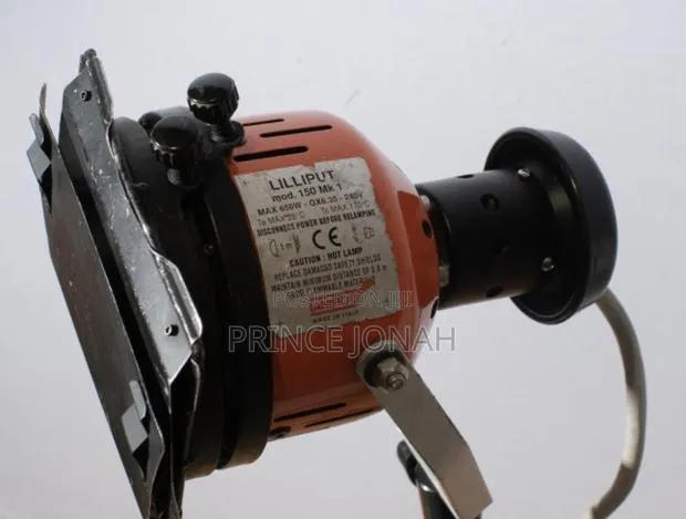 Ianiro Light Kit W 3x Lilliput Halogen 650w Watt Heads, Stands · Photo 1