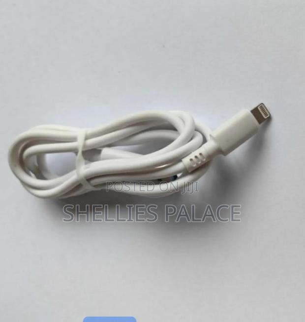Three in One Charger Cable Consisting iPhone, Android · Photo 2