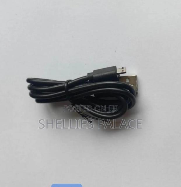 Three in One Charger Cable Consisting iPhone, Android · Photo 5