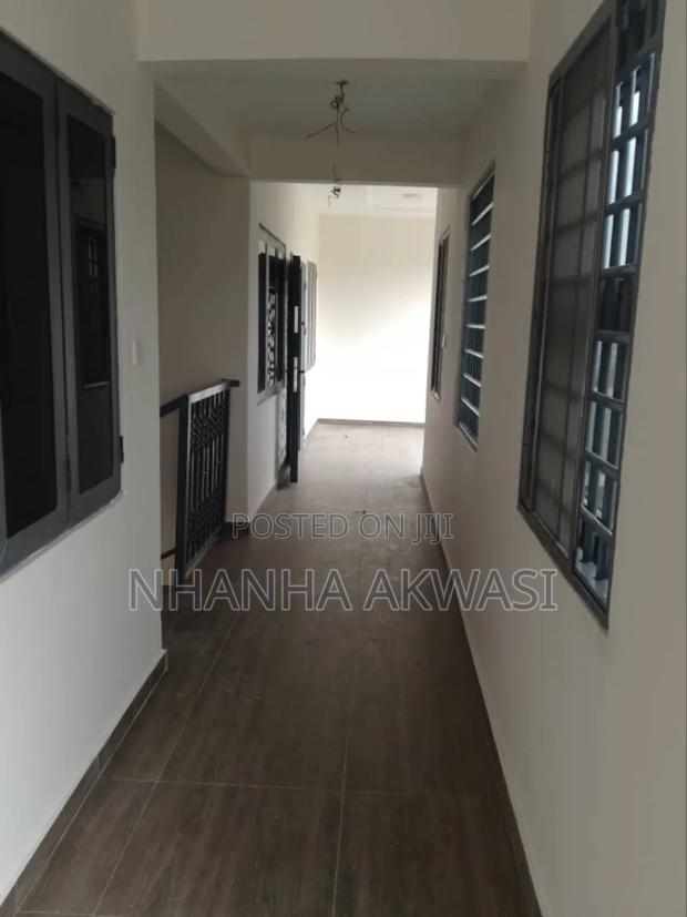 2bdrm Apartment in Lashibi Mf, Sakumono for rent · Photo 2
