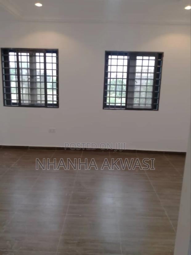 2bdrm Apartment in Lashibi Mf, Sakumono for rent · Photo 3