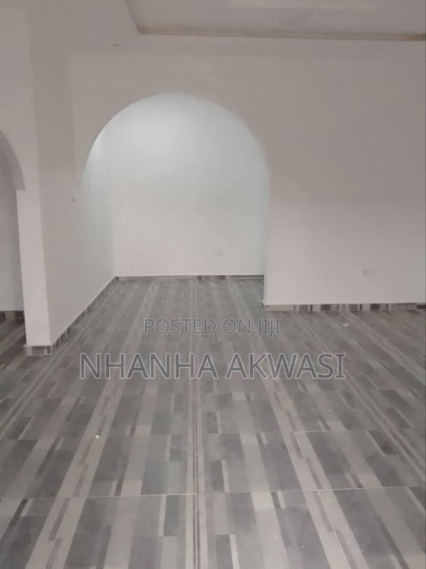 2bdrm Apartment in Lashibi Mf, Sakumono for rent · Photo 8