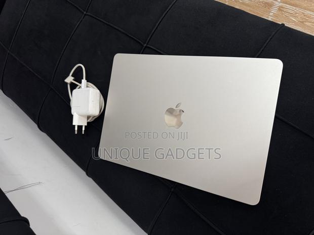 Laptop Apple MacBook Air 2022 M2 8GB Apple M2 SSD 256GB · Photo 5