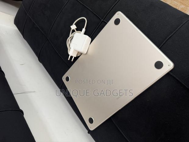 Laptop Apple MacBook Air 2022 M2 8GB Apple M2 SSD 256GB · Photo 1