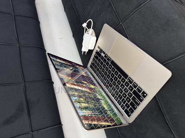 Laptop Apple MacBook Air 2022 M2 8GB Apple M2 SSD 256GB · Photo 3