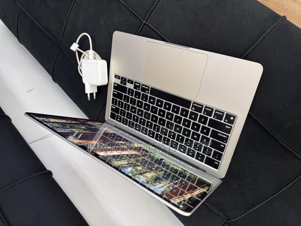 Laptop Apple MacBook Air 2022 M2 8GB Apple M2 SSD 256GB · Photo 4