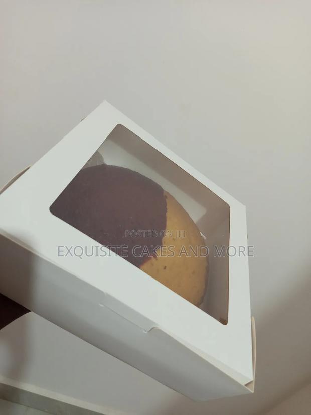8 Inch Raw / Plain Cake, Two Flavours · Photo 4