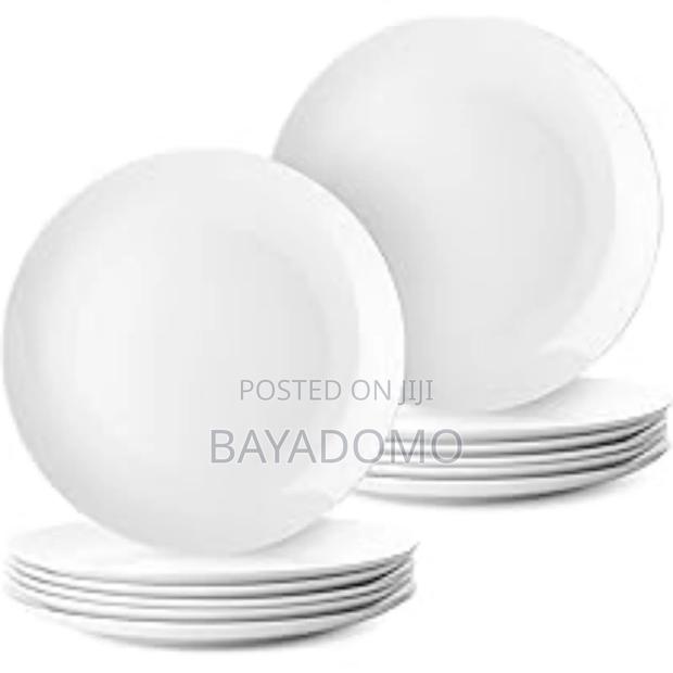 Round Ceramic Plates: Rent! · Photo 1