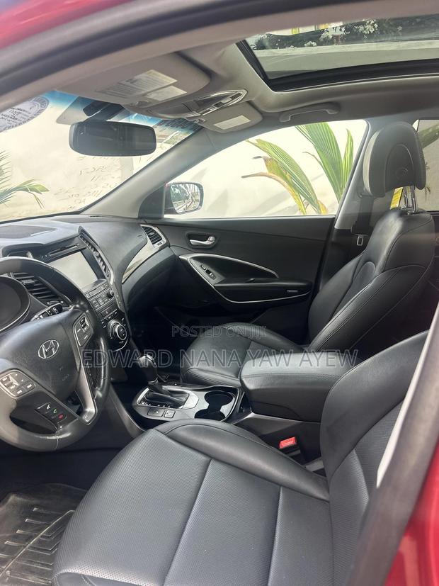 Hyundai Santa Fe SE Ultimate AWD 2017 Red · Photo 8