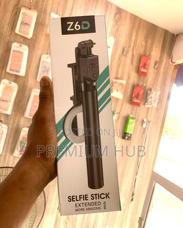 Portable Tripod (Selfie Stick) · Photo 1