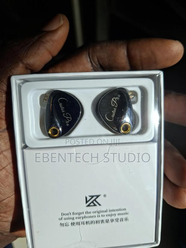 Kz Castor Pro in Ear Monitor Buds · Photo 1