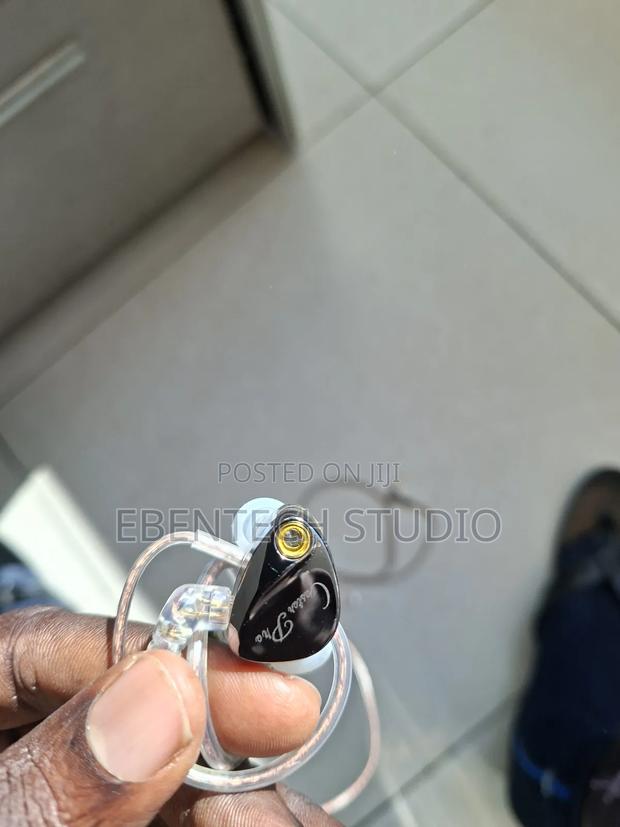 Kz Castor Pro in Ear Monitor Buds · Photo 3