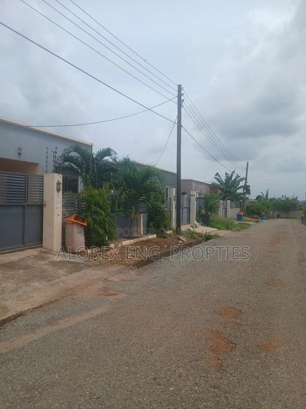 3bdrm House in Self Compound, Abokobi for rent · Photo 5