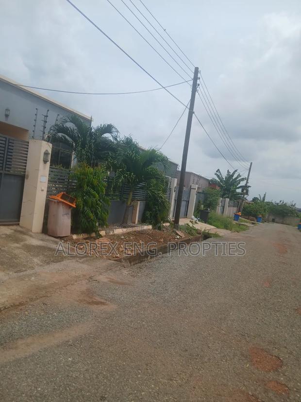 3bdrm House in Self Compound, Abokobi for rent · Photo 3