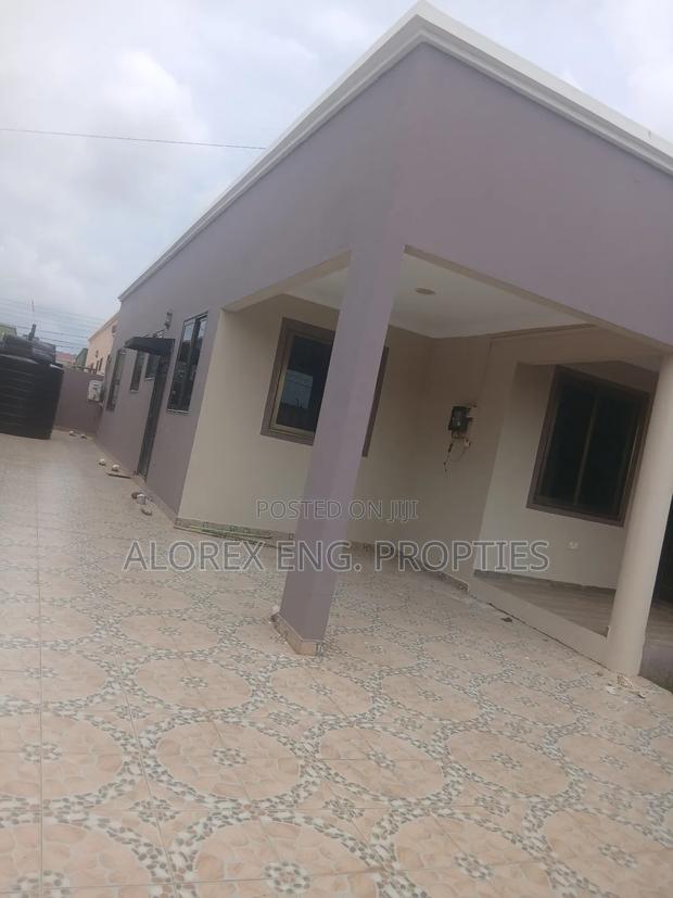 3bdrm House in Self Compound, Abokobi for rent · Photo 8