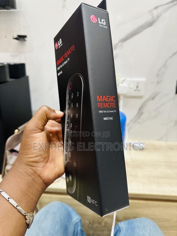 High Quality Sleek Mr 21 Remote Control · Photo 1