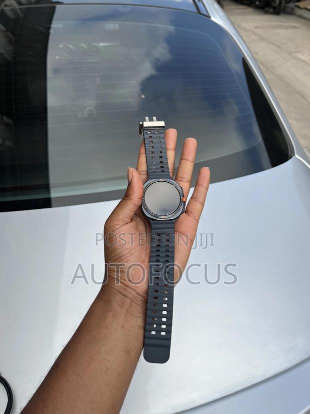 Samsung Galaxy Ultra Watch · Photo 1