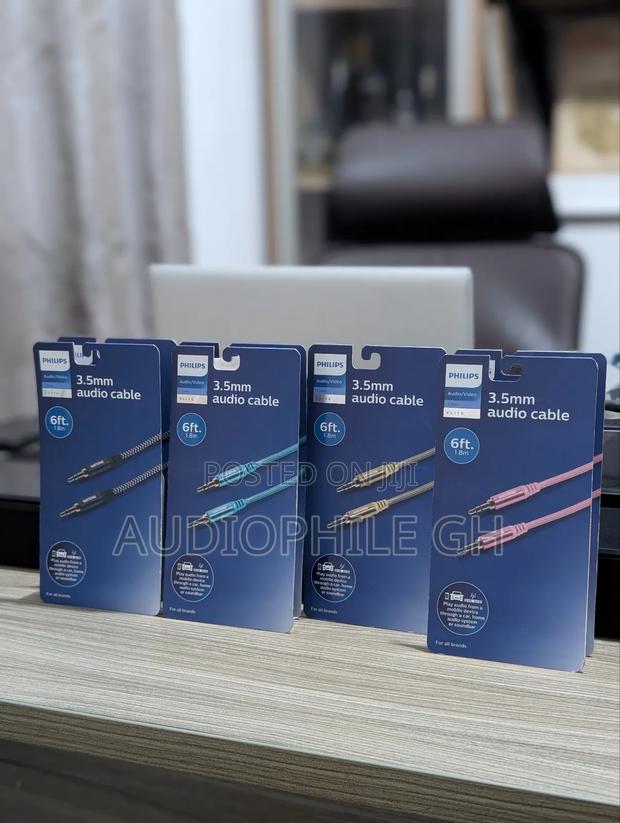 Philips 3.5mm Elite Audio Cable · Photo 2
