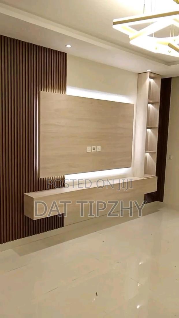 Wall Mount Tv Console · Photo 3