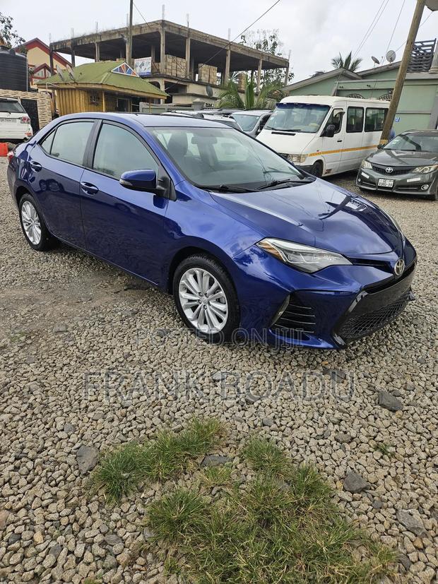 Toyota Corolla 2016 Blue · Photo 3