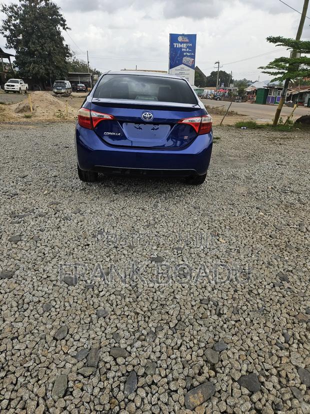 Toyota Corolla 2016 Blue · Photo 4