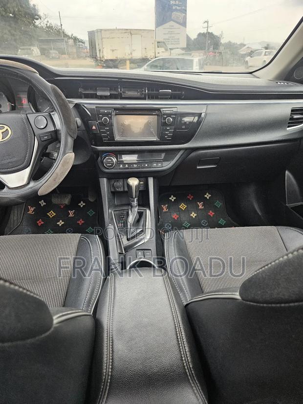 Toyota Corolla 2016 Blue · Photo 6