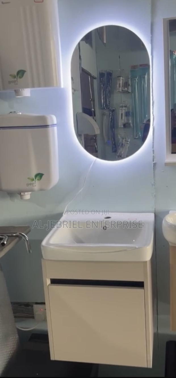 Countertop Basin + Led Mirror (40cm) · Photo 1