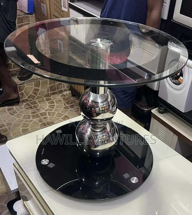 Sleek Coffee Table · Photo 1