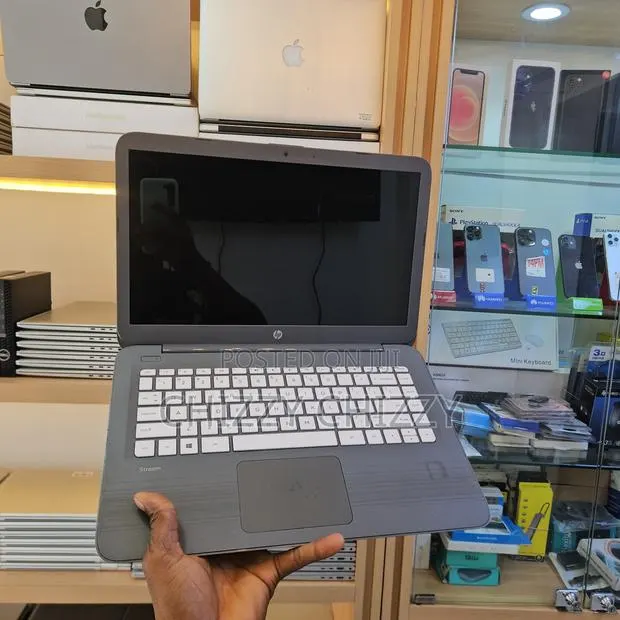 Laptop HP Stream 14 4GB Intel SSD 32GB · Photo 1