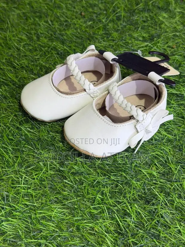 Baby Girl Shoes · Photo 1