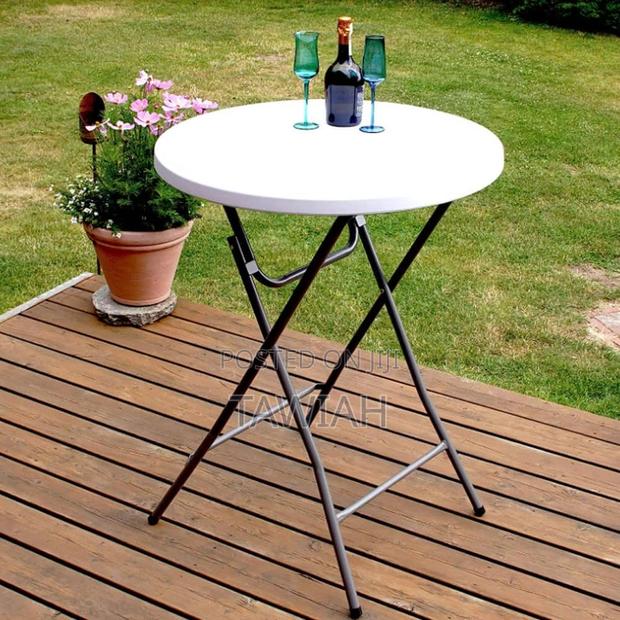 Cocktail Foldable Table · Photo 1