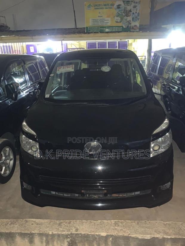 Toyota Voxy 2012 Black · Photo 1