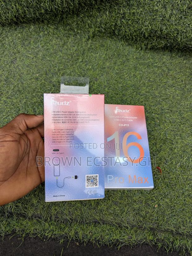 iPhone Type C to Type C 33 Watts Fast Charger · Photo 2