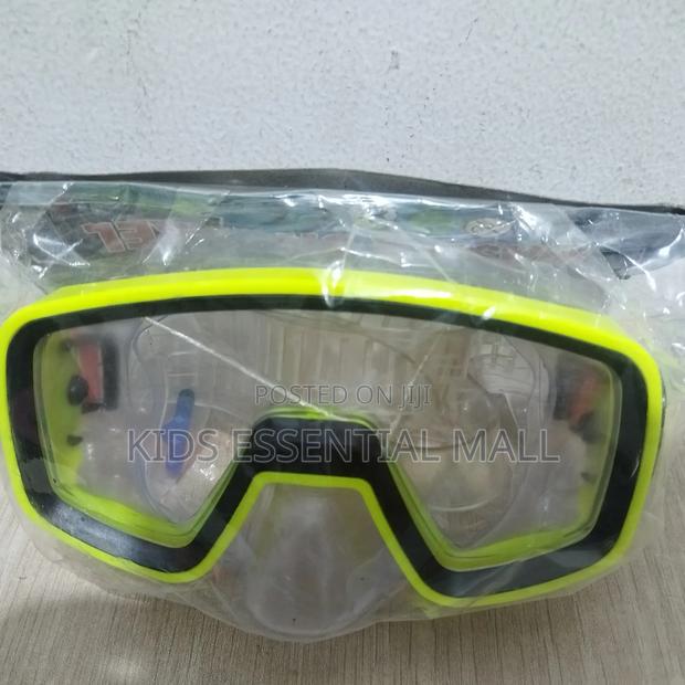 8 to 16 Years Swimming Goggles · Photo 2