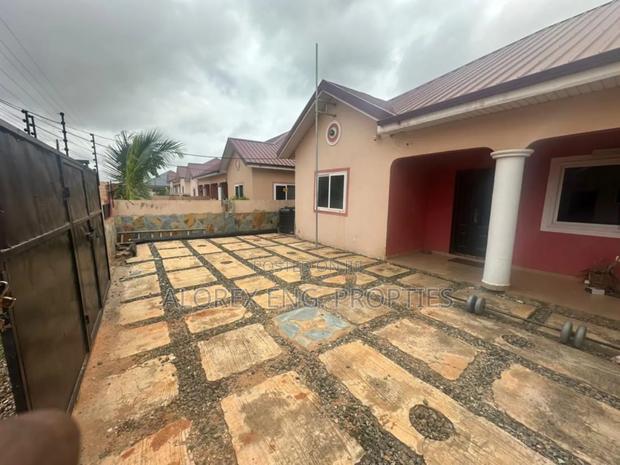 2bdrm House in Com 25, Tema Metropolitan for sale · Photo 4