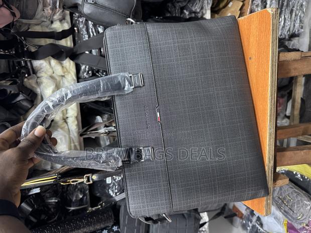 Pure Leather Ds Bauluo 15.6 Inches Laptop Bag With A Shoulder Strap. · Photo 1