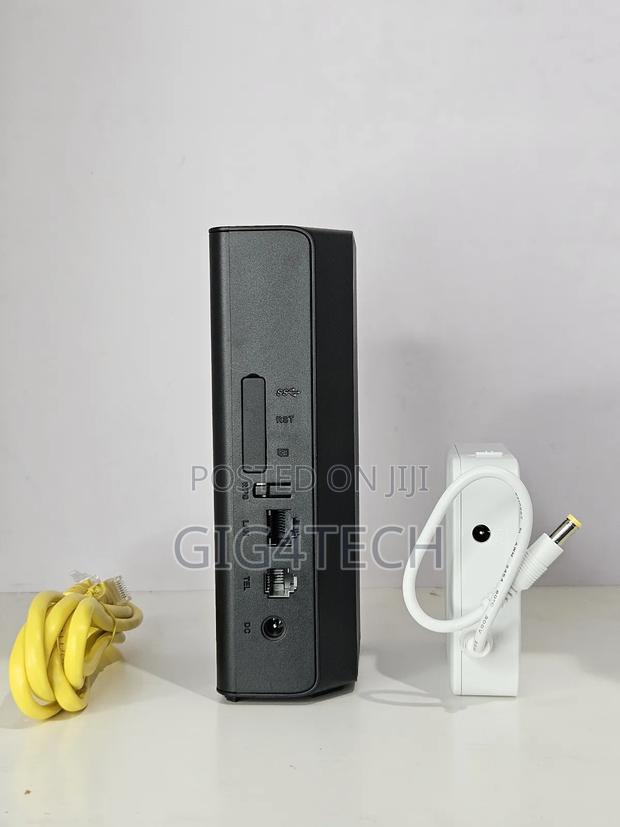 MTN 5g Router X100m Pro Universal Router and Ups · Photo 2