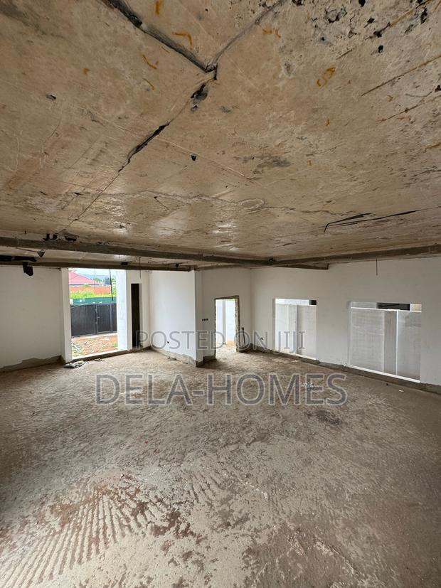 5bedroom Terraced Duplex for Sale at Oyarifa. · Photo 3